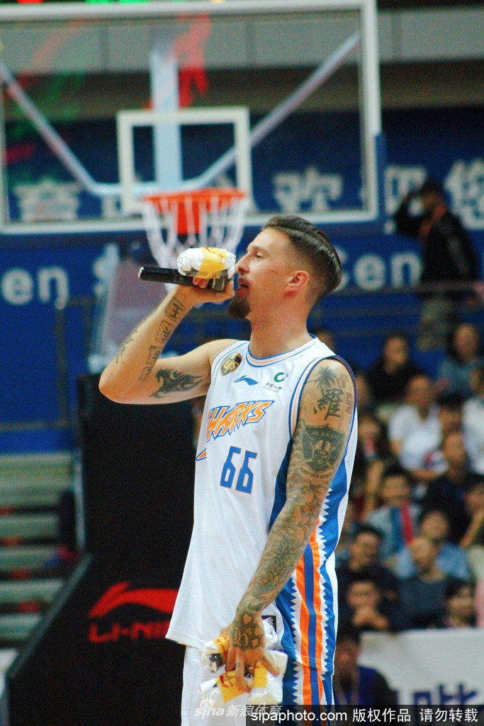 罗马训练开放日，国际比赛日单刀错失引欢呼，CBA季后赛在即，赛程密集仍需轮换的简单介绍